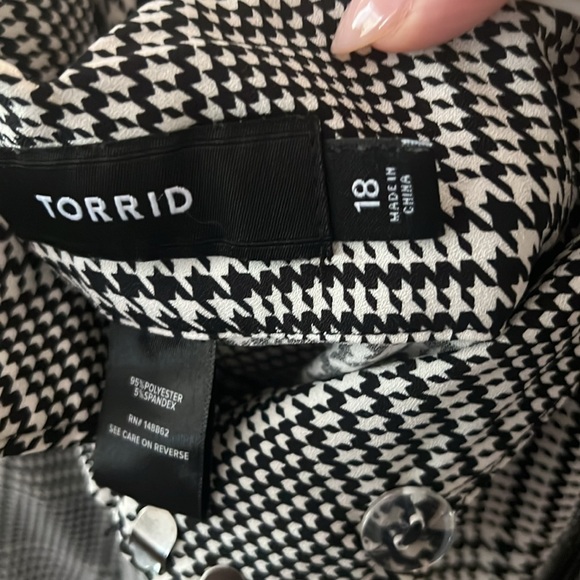 Torrid Plus Size Wide Leg Studio Crepe High Rise Pants - Picture 7 of 7